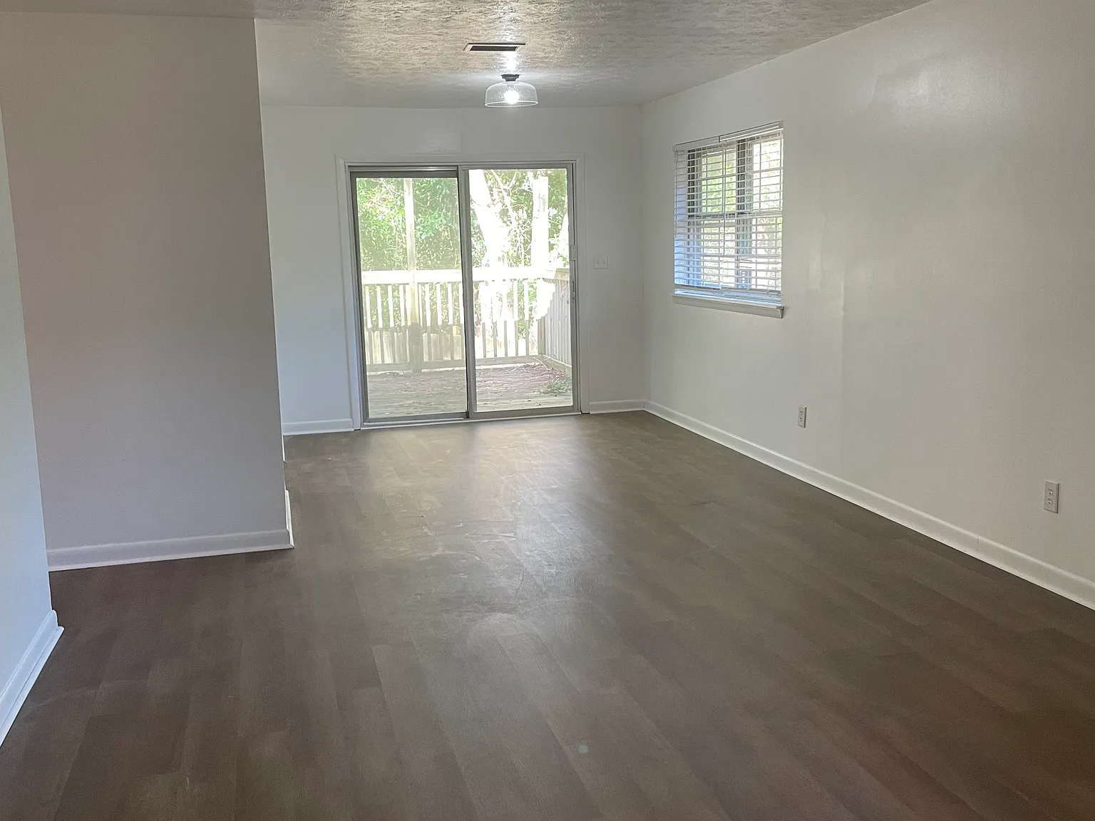 3 bed, 1249 sqft, $1,800 — Photo 3