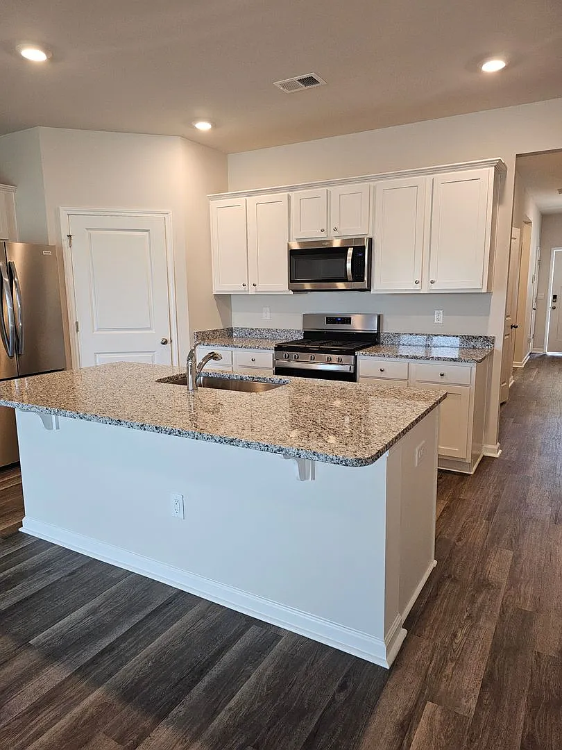 4 Bedroom Long Term Rental - Myrtle Beach, SC — Photo 4