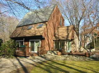 327 Gilbert Stuart Dr, Warwick, RI 02818