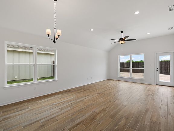 5th image of 3306 Oriole Dr
