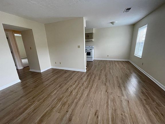 3rd image of 1075 N Buckman St #D1