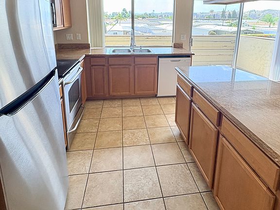 5th image of 615 Fredricks Ave #158