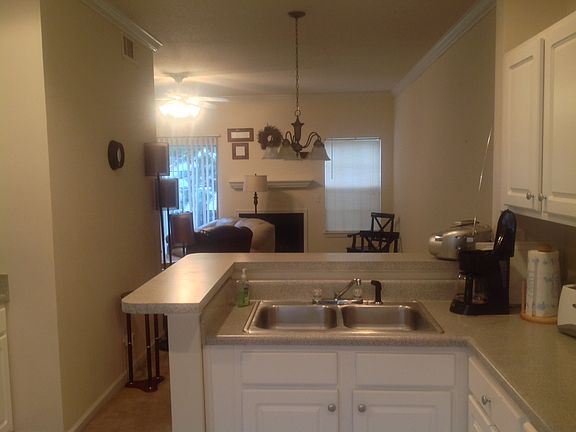Kitchen - dining rm