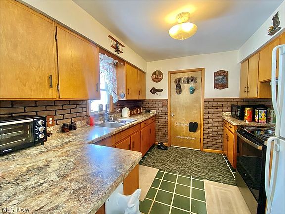 2nd image of 9976 Shepard Rd