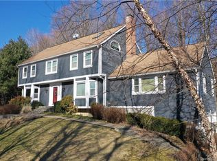 11 Dogwood Park N, Danbury, CT 06811