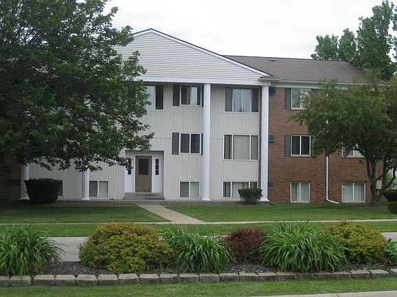 Riverbend Apartments - Grand Blanc