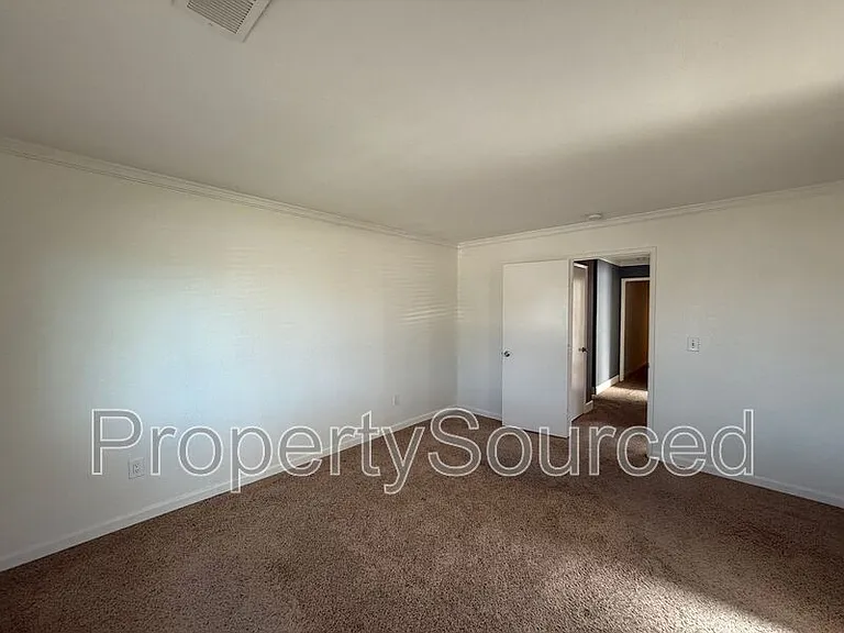 856 Nottingham Dr — Photo 15