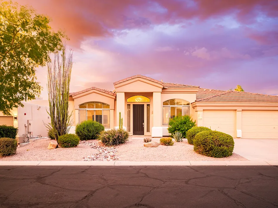 7678 E Starla Dr