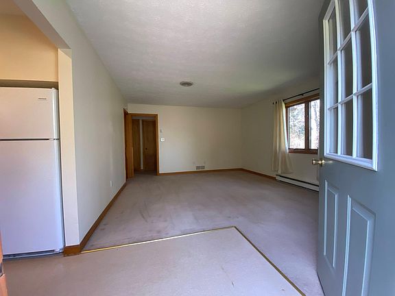 4th image of 311 1/2 Washington St #2