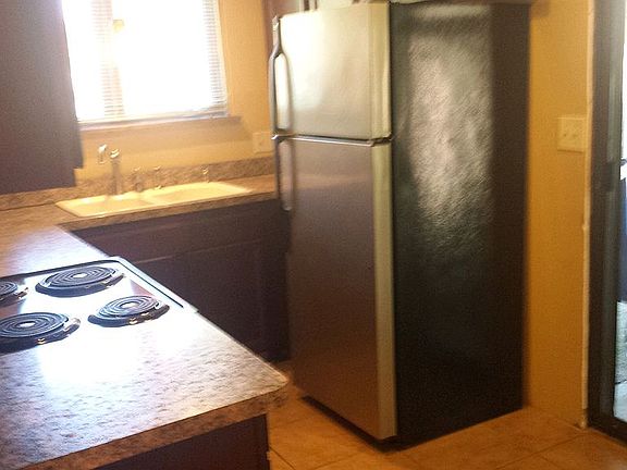 2nd image of 130 Parkview Dr APT A