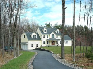 5 Rose Petal Ln, Kensington, NH 03833