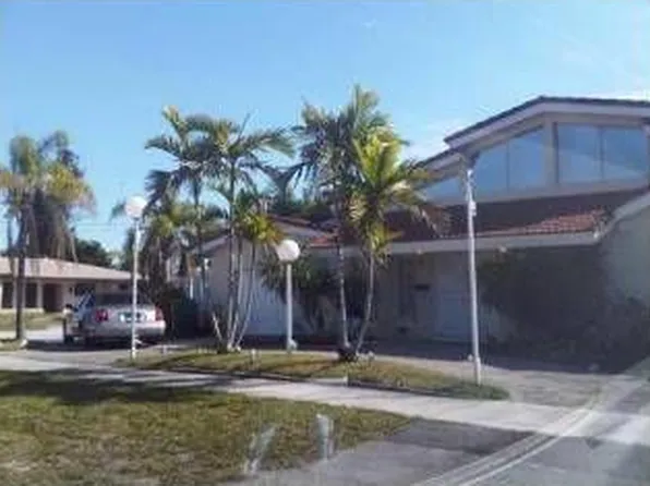 19651 NE 22nd Ave, Miami, FL 33180
