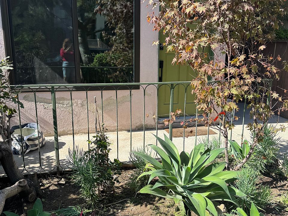 1st image of 1118 9th St APT 1