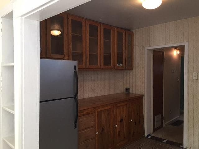 2nd image of 453 W Colorado Ave