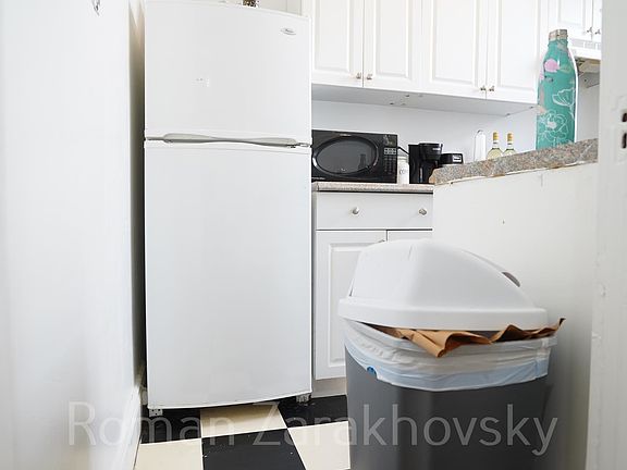 5th image of 14 Orkney Rd APT 42