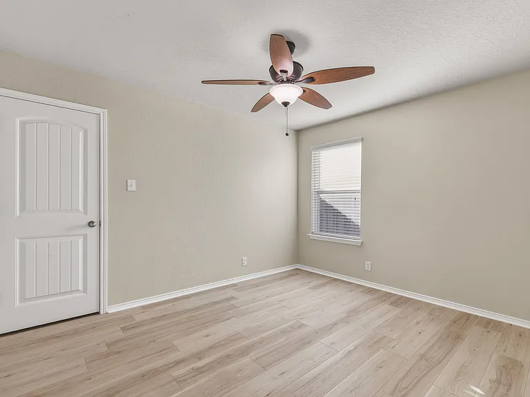 8810 Double Oak — Photo 25
