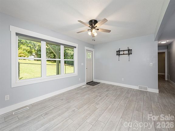 5th image of 4103 Turnpike Rd