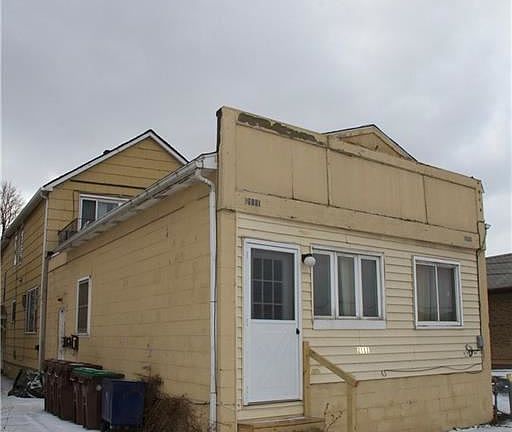 2nd image of 2111 Broadway St