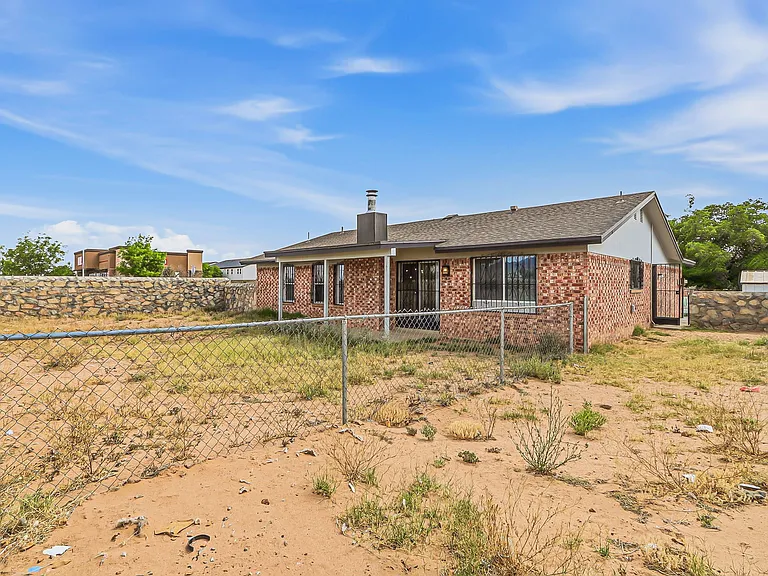 10837 Gemstone St — Photo 35