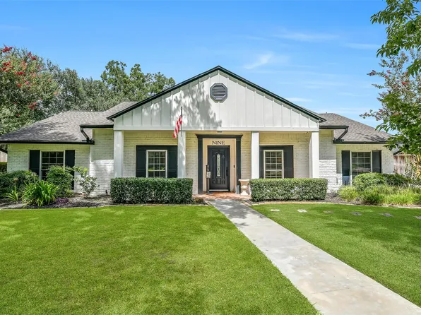 9 Earlham Dr, Friendswood, TX 77546