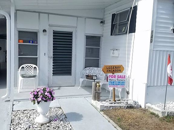 2nd image of 140 Sterling Dr E