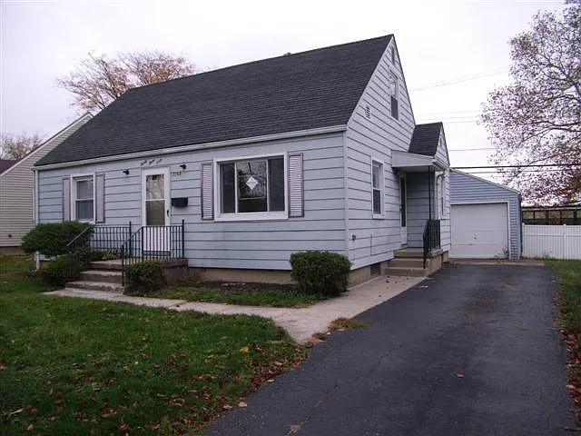 3368 Walmar Dr — Photo 1