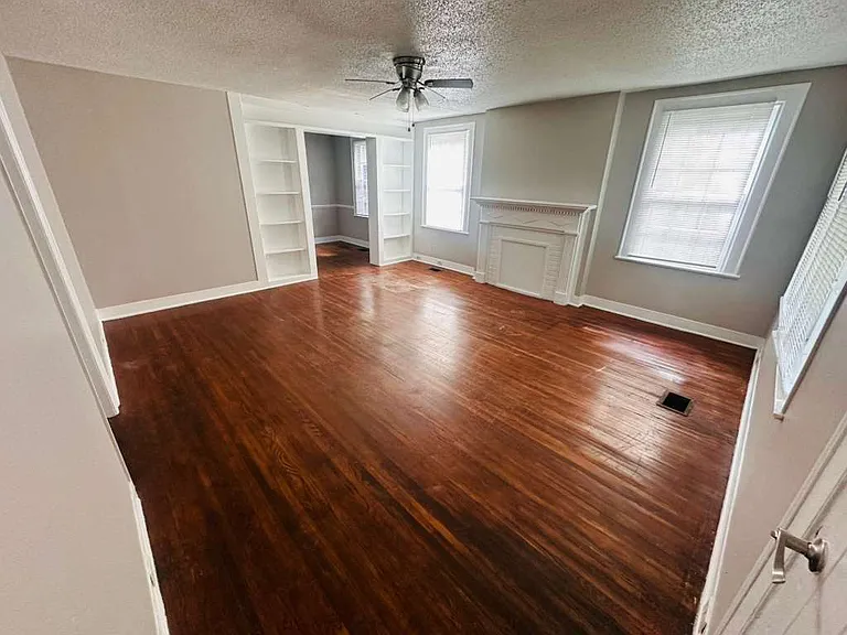 2331 Glendale Ave — Photo 10