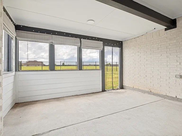 4709 Mayflower Dr — Photo 15