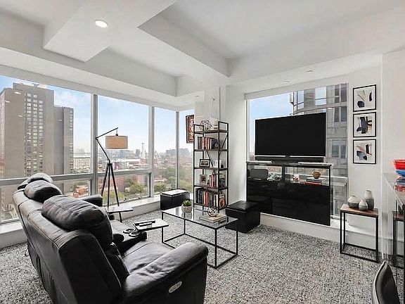 3rd image of 150 Myrtle Ave APT 1601