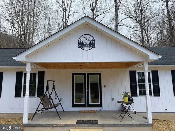 364 Piney Knoll Pl, Shenandoah, VA 22849