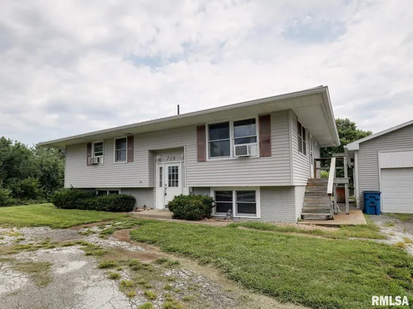718 W Tolton Dr, Quincy, IL 62305