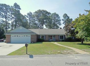 422 Dunmore Rd, Fayetteville, NC 28303