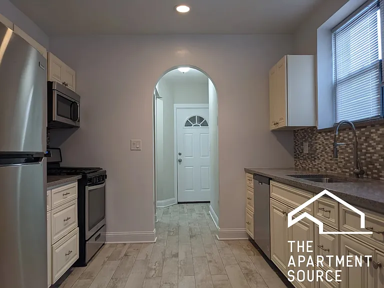4809 W Montrose Ave #G — Photo 1