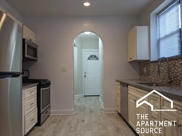 4809 W Montrose Ave #G, Chicago, IL 60641