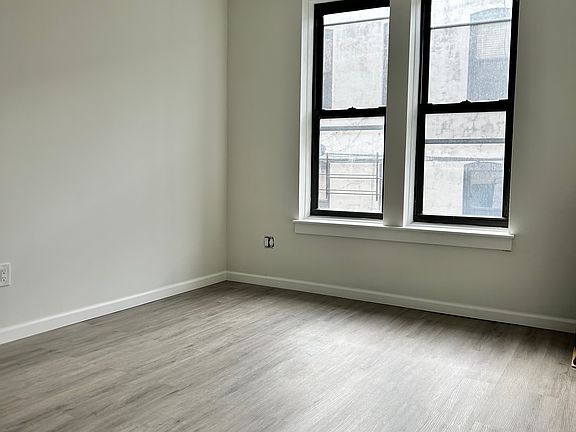 3rd image of 1145 Boynton Ave #5A