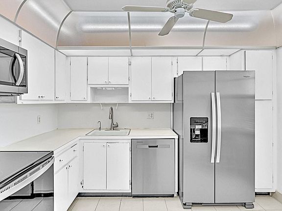 2nd image of 575 Oaks Lane #1004