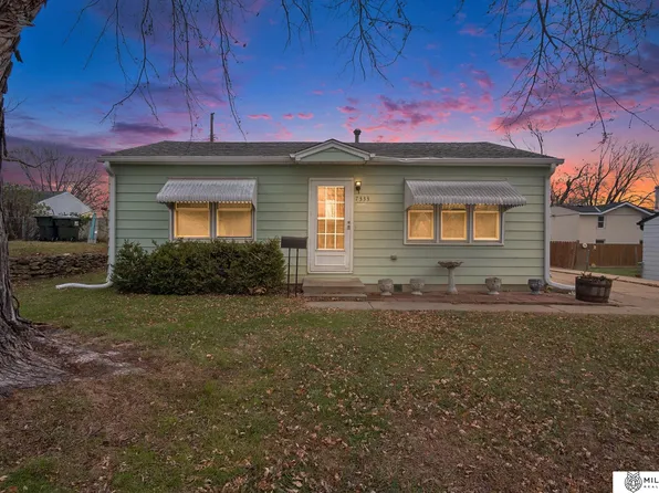 7333 S 71st St, La Vista, NE 68128