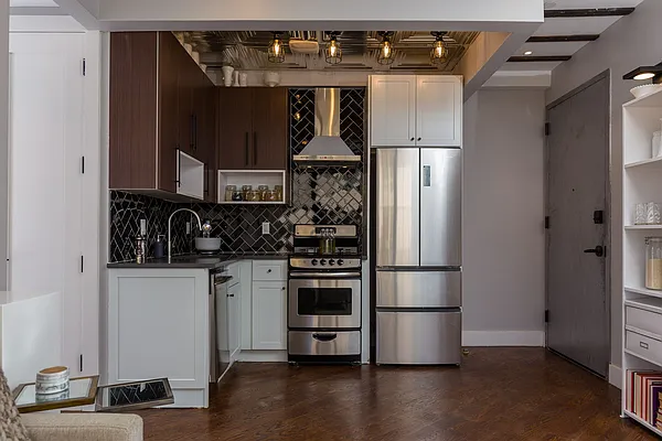 Rented by Nooklyn NYC LLC | media 43