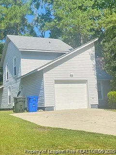 404 Bayberry Ct — Photo 2
