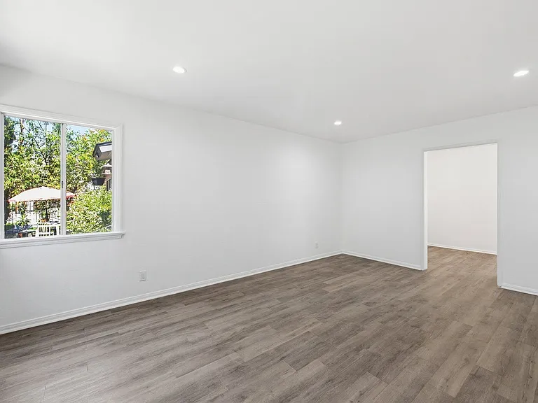 4264 W Broadway #C — Photo 11