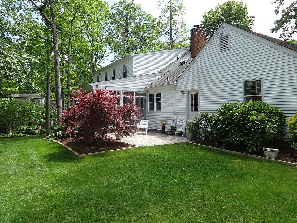 2nd image of 468 Cornwall Ct