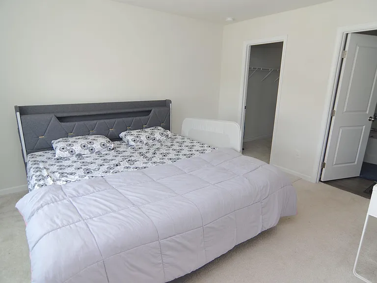 385 Saskatoon Dr — Photo 14