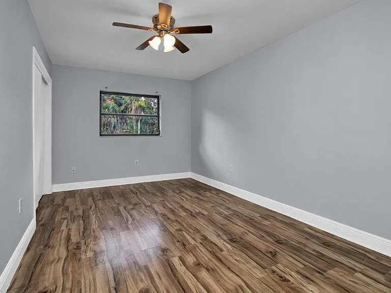 13540 Sedgwick Ave — Photo 30