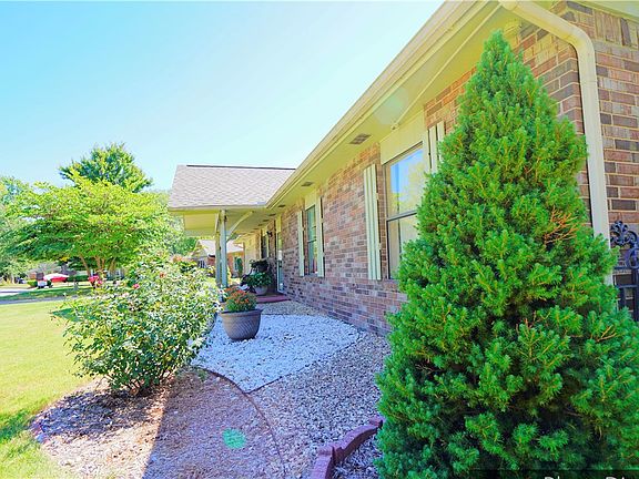 4th image of 2812 Highland Dr