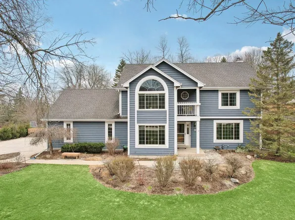 5070 South Loftus LANE, New Berlin, WI 53151