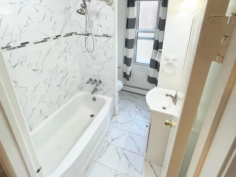 192 Green Ln #2 — Photo 8