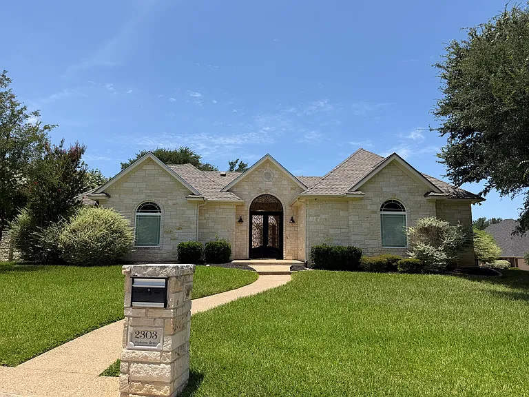 2303 High View Dr — Photo 22