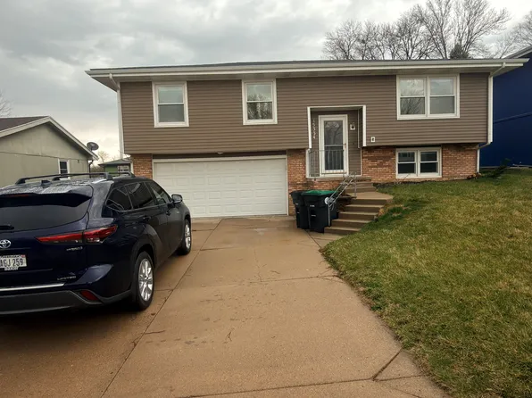 15334 Polk Cir, Omaha, NE 68137