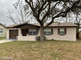 939 Essex Rd, Daytona Beach, FL 32117
