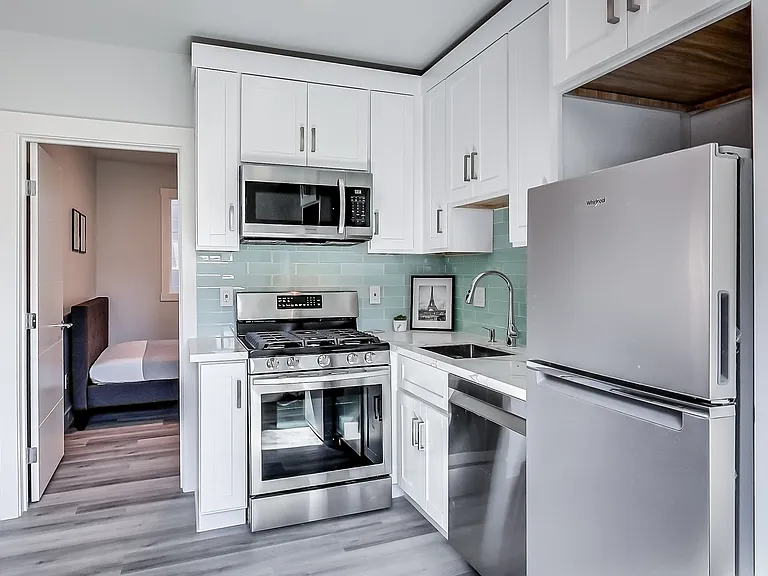 3413 Adeline St #4 — Photo 2